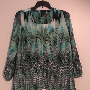 New Directions Top. Super cute, unique design.